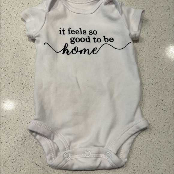 14 PIECE Newborn Bundle, Various Brands - Picture 7 of 13